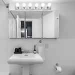 Bold Manhattan Base In Prime Nolita