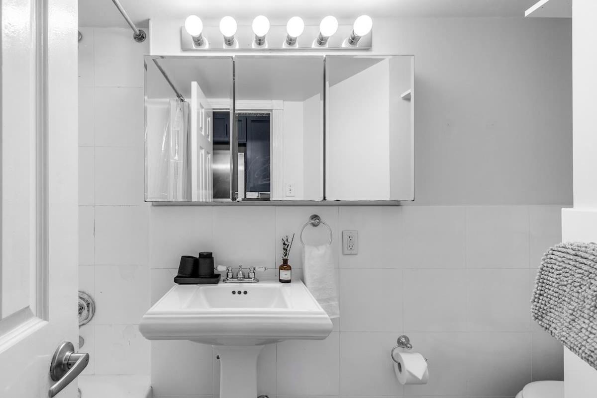 Bold Manhattan Base In Prime Nolita