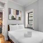 Bold Manhattan Base In Prime Nolita